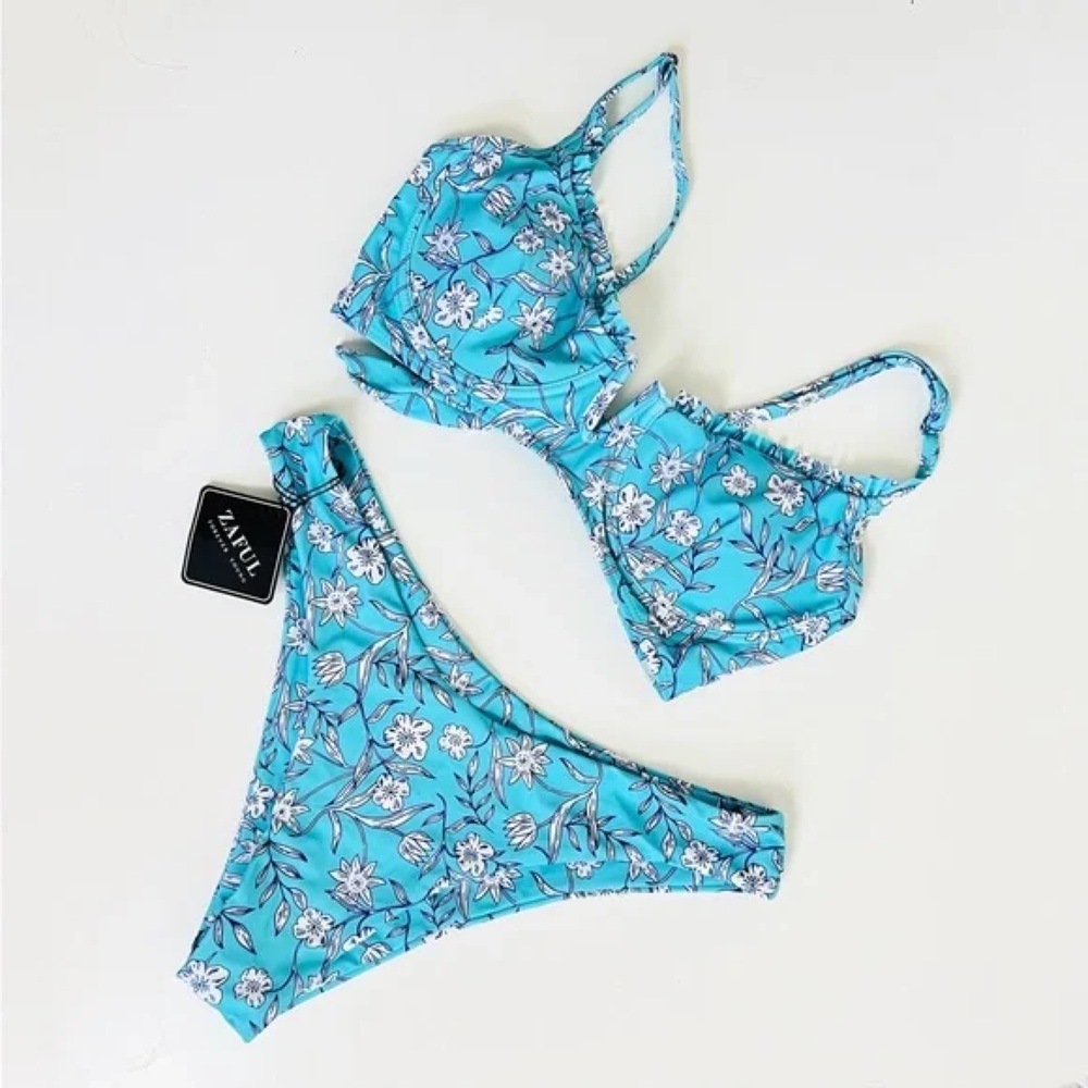 BNWOT Zaful Floral Blue Floral Ditsy Ruffle Wired Tie Top & High Leg Bikini Set